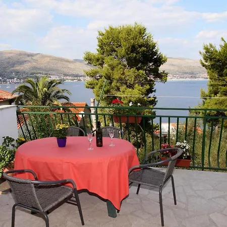 Okrug Donji 6 Apartment