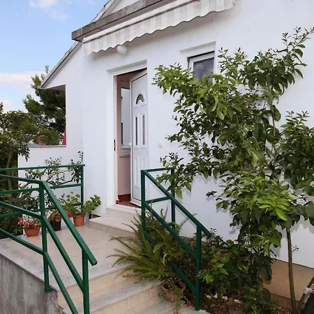 Okrug Donji 6 * Donji Okrug (Ciovo)